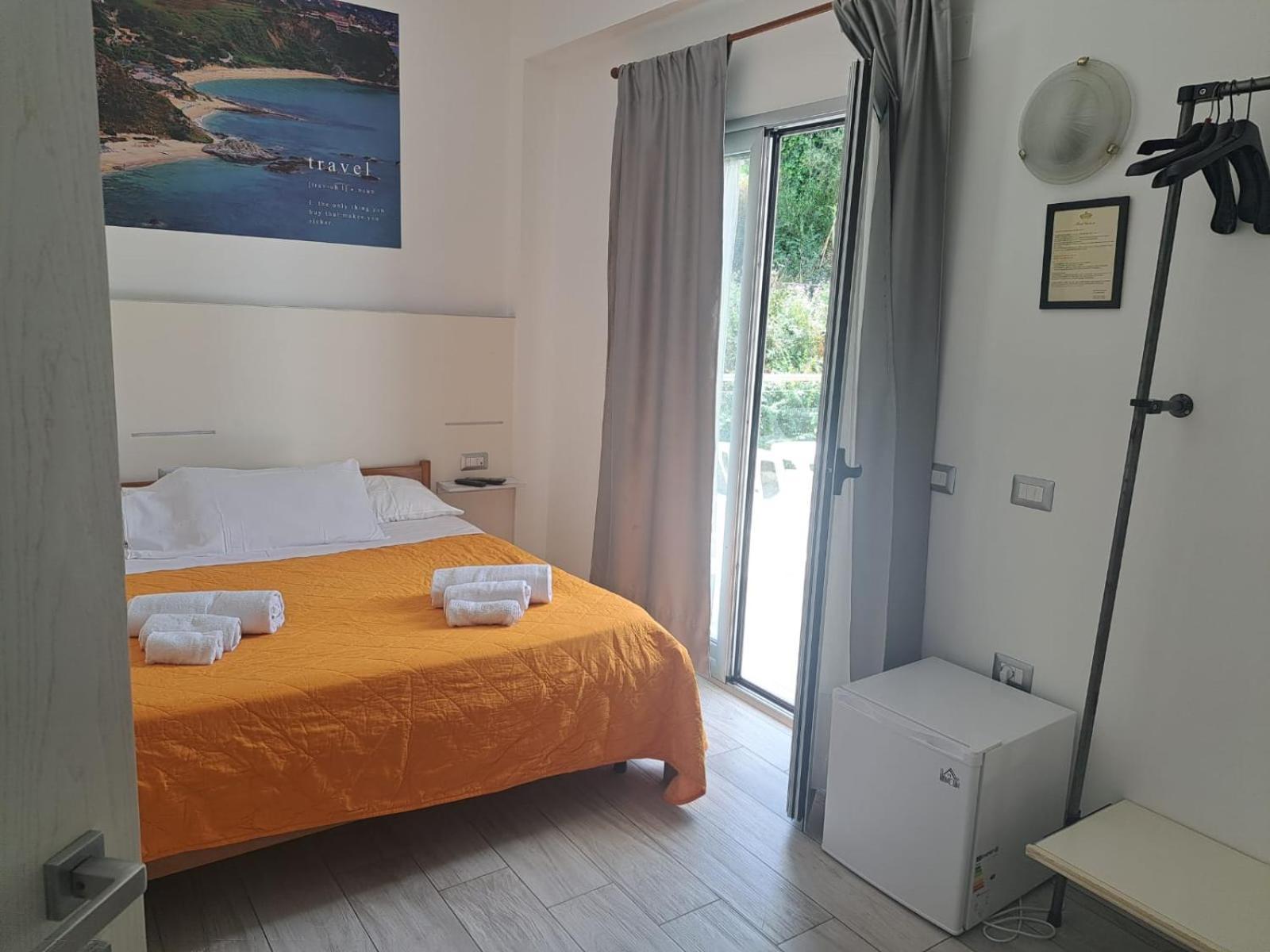 B&B Decarlo Property Tropea Eksteriør bilde